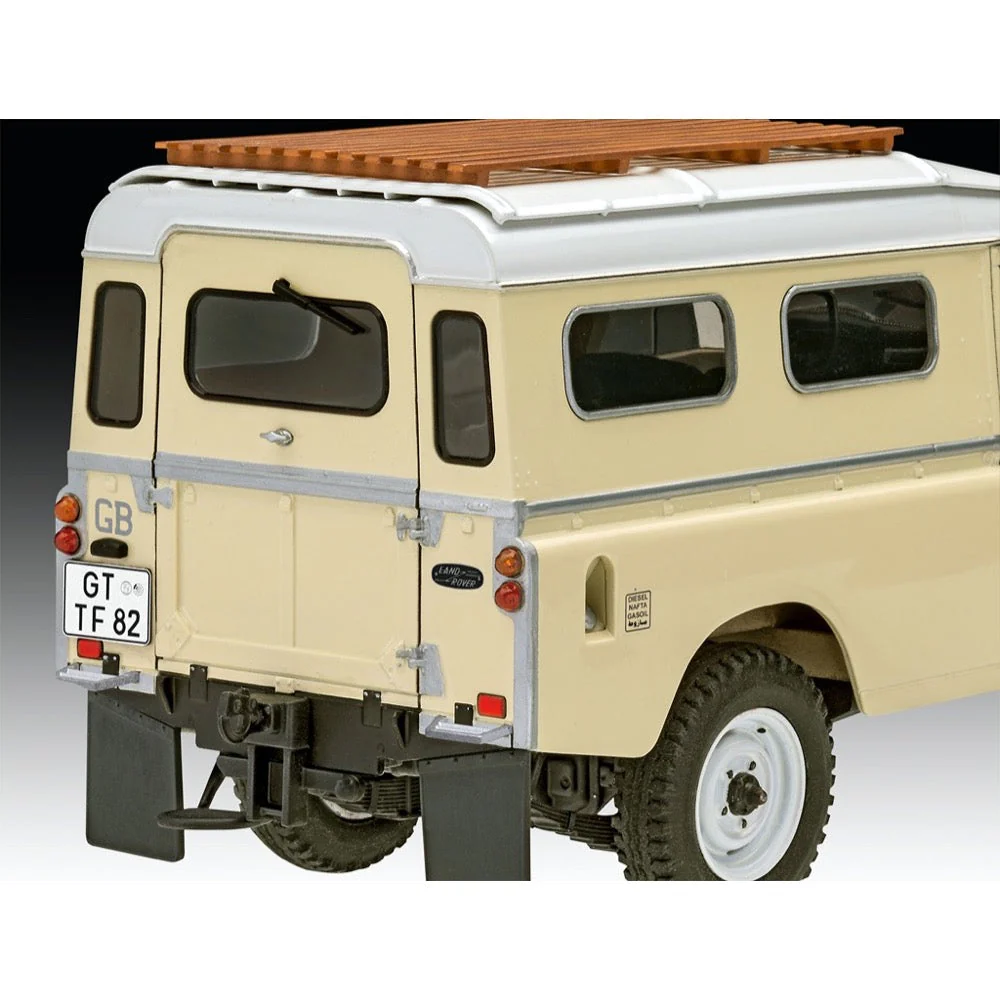 Revell 67056 1/24 Land Rover Series III LWB Commercial Starter Set - Image 5