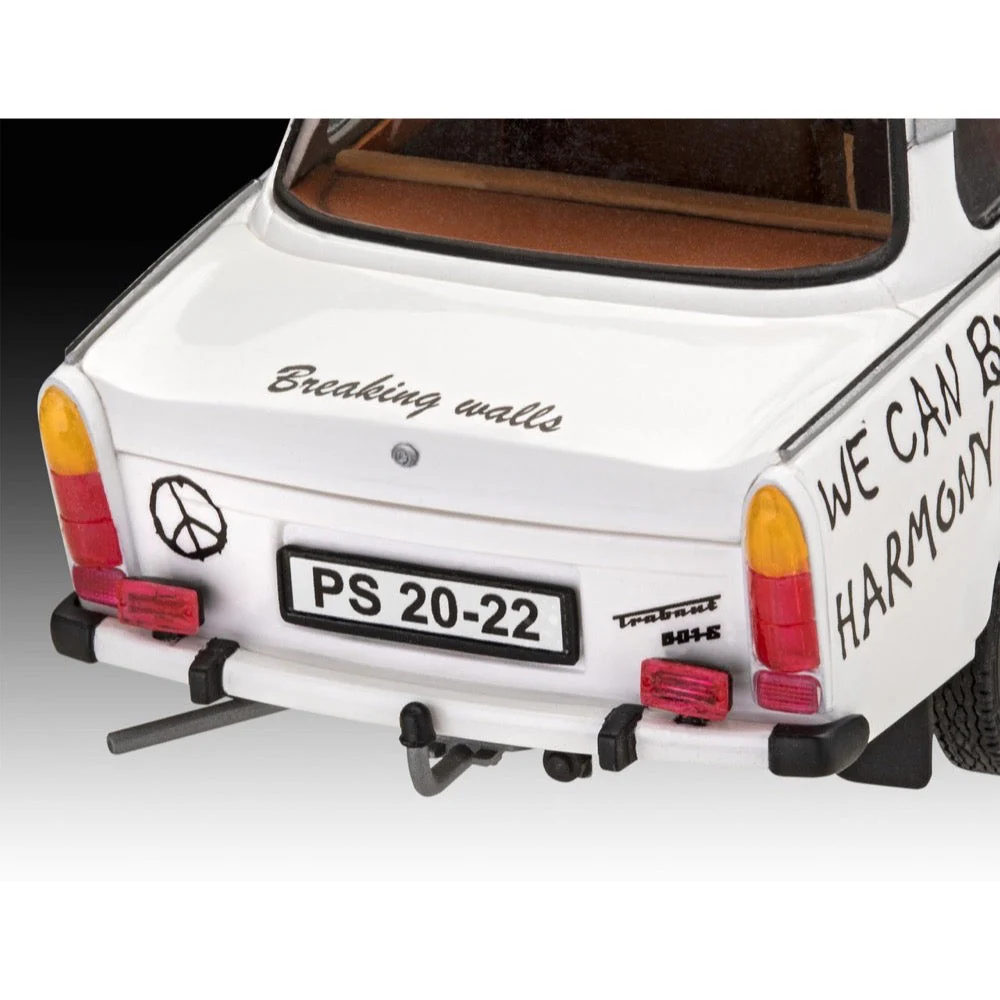 Revell 67713 1/24 Trabant 601S Builders Choice Starter Set - Image 4