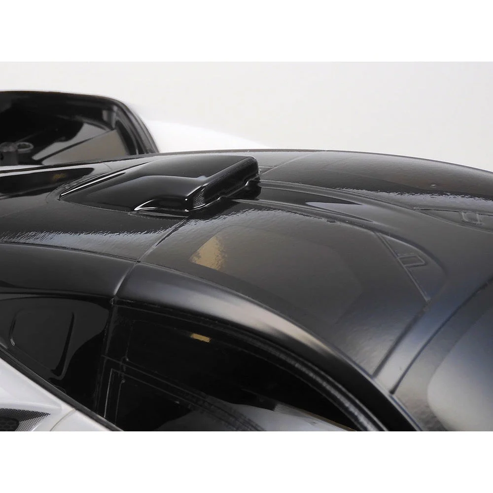 Tamiya 1/10 McLaren Senna RC Car 58711A - Image 7