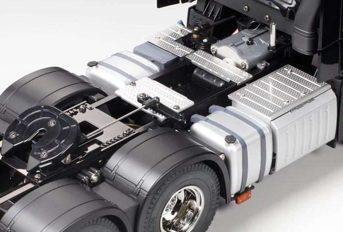 Tamiya 56348 Mercedes-Benz Actros 3363 6x4 GigaSpace 1/14 Radio Controlled Truck Kit - Image 4