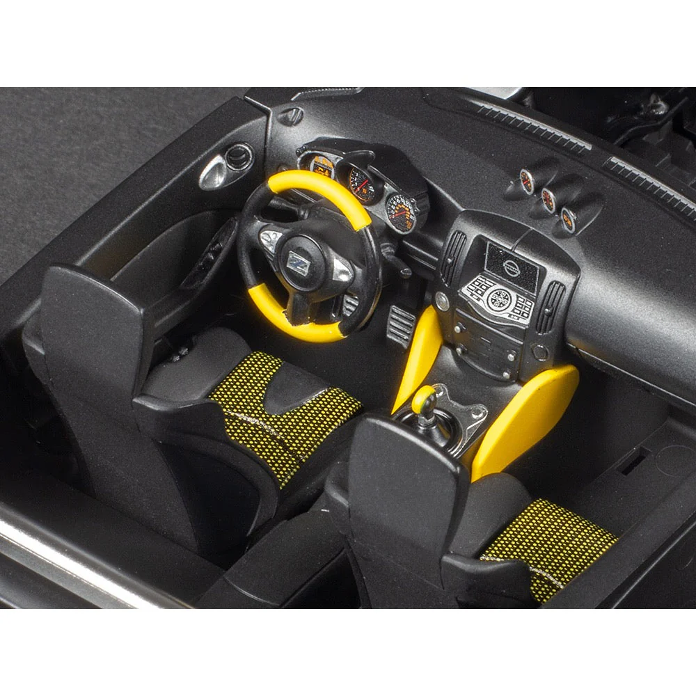 Tamiya 24348 1/24 Nissan Fairlady Z Heritage Edition - Image 5