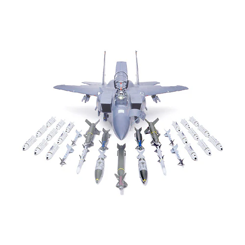 Tamiya 60312 1/32 Boeing F-15E Strike Eagle with Bunker Buster - Image 5