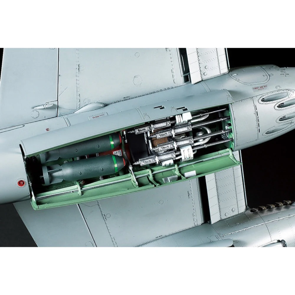 Tamiya 60326 1/32 De Havilland Mosquito FB Mk VI - Image 8