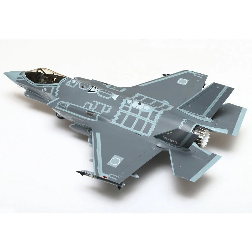 Tamiya 25414 1/32 F-35A Lightning II with JASDF Markings Limited Edition - Image 2