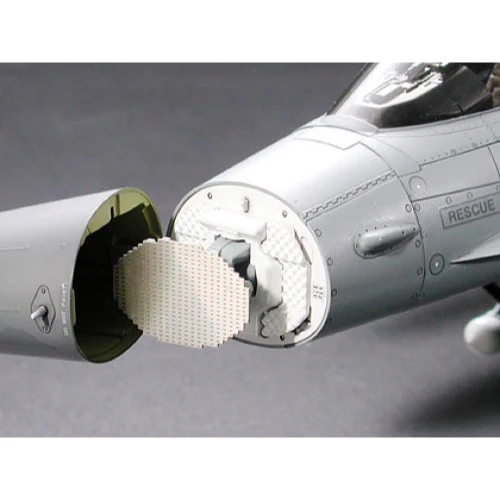 Tamiya 60315 1/32 LM F16CJ Block 50 Fighting Falcon - Image 11