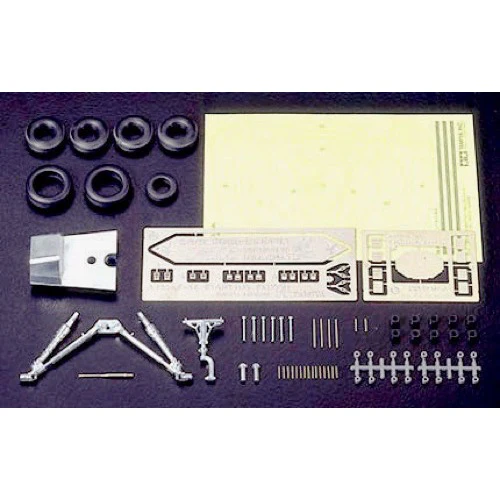 Tamiya 60315 1/32 LM F16CJ Block 50 Fighting Falcon - Image 15