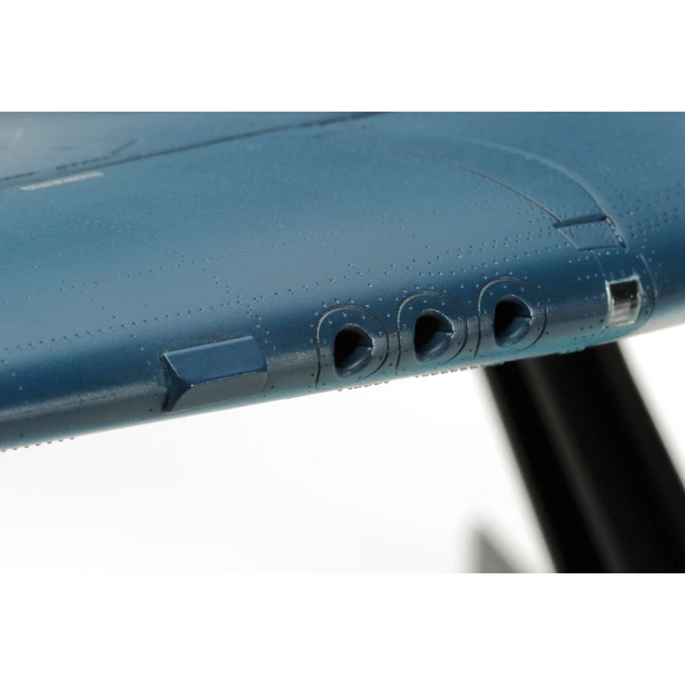 Tamiya 60325 1/32 Vought F4U-1A Corsair - Image 5