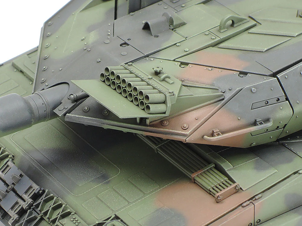 Tamiya 35271 1/35 German Leopard 2 A6 Main Battle Tank - Image 5