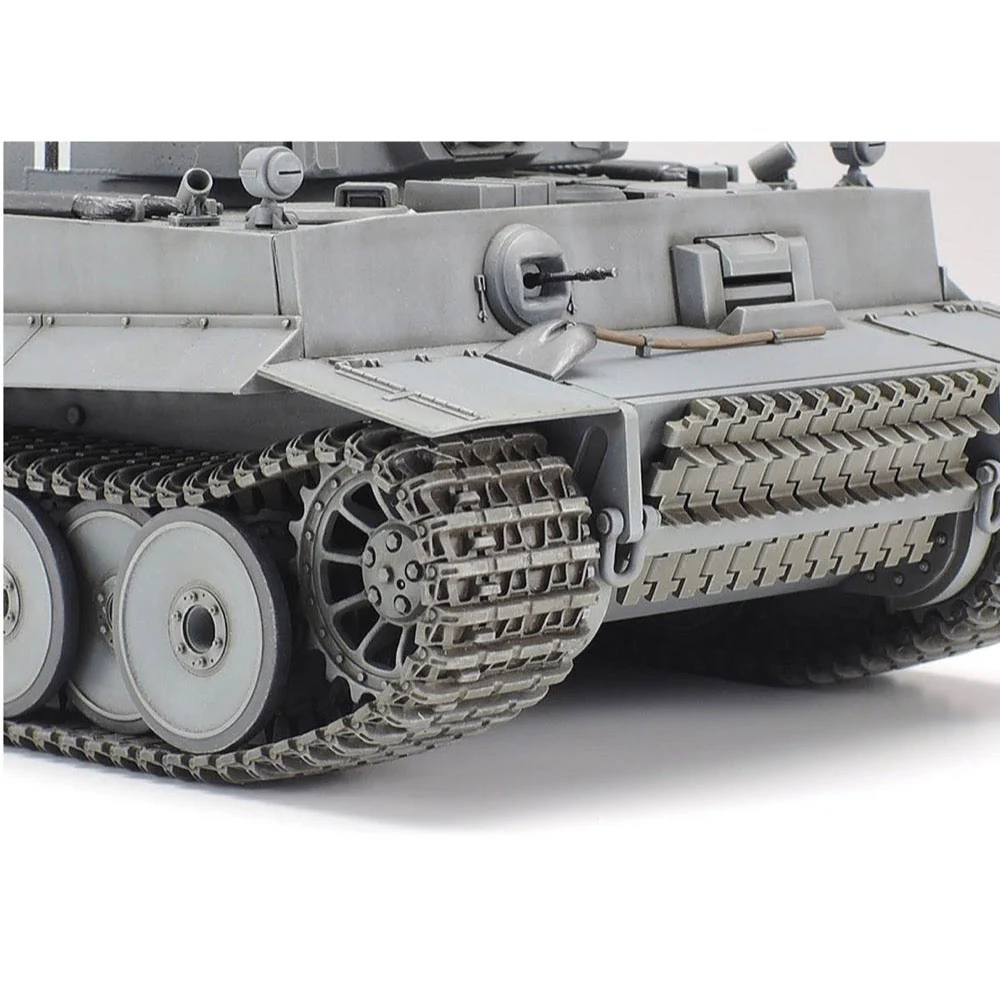 Tamiya 35216 1/35 German Tiger I Early Production - Image 3