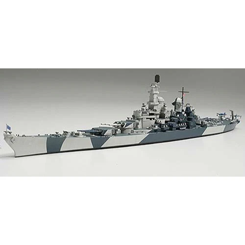 Tamiya 31616 1/700 US Navy Battleship BB-61 Iowa - Image 2