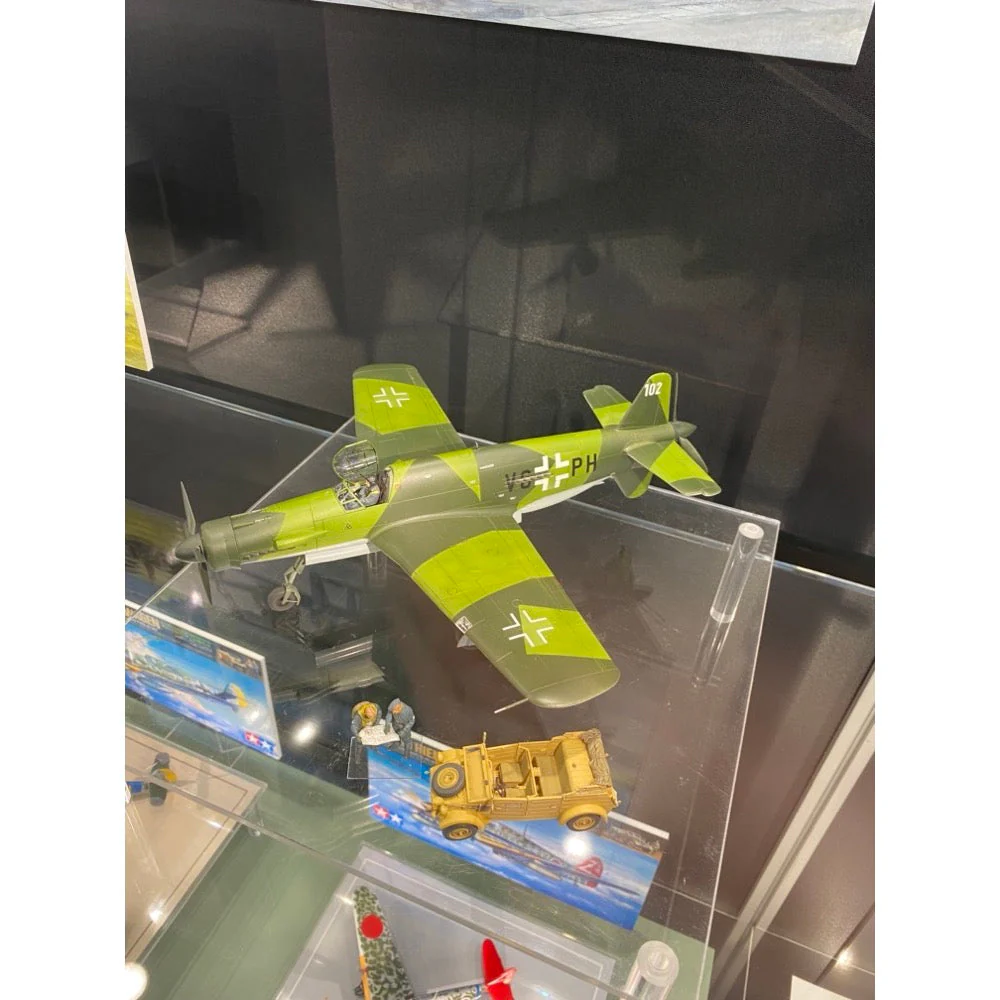 Tamiya 25206 1/48 Dornier Do335A Pfeil and Kubelwagen Type 82 Set - Image 3