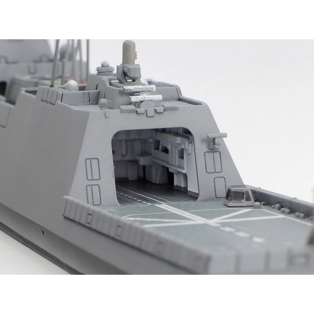 Tamiya 31037 1/700 JMSDF Defense Ship FFM-1 Mogami - Image 10