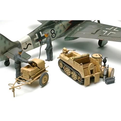 Tamiya 32533 1/48 Aircraft Power Supply Unit and Kettenkraftrad - Image 2
