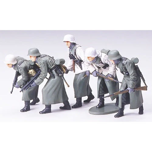 Tamiya 35256 1/35 German Assault Infantry with Winter Gear - Image 3