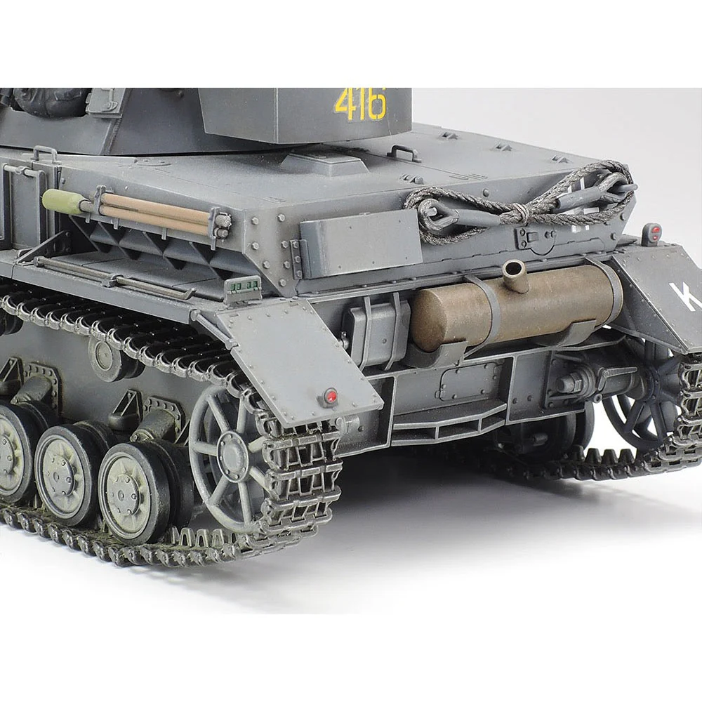 Tamiya 35374 1/35 German Tank Pz.Kpfw.IV Ausf.f - Image 7
