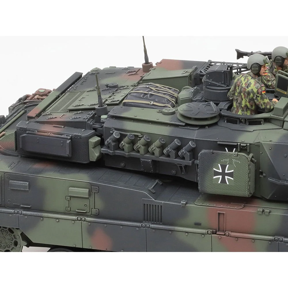Tamiya 35387 1/35 German Main Battle Tank Leopard 2 A7V - Image 9