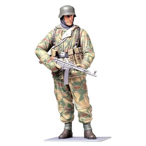 Tamiya 36304 1/16 WWII German Infantryman Winter - Image 2