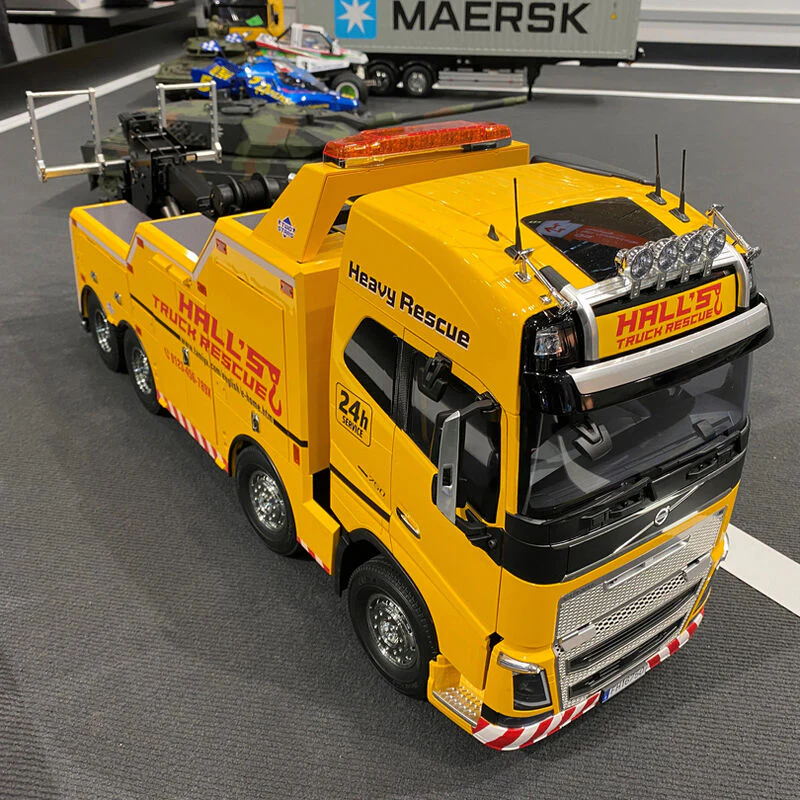 Tamiya 56362 1/14 Volvo FH16 Globetrotter 750 8x4 RC Tow Truck - Image 17