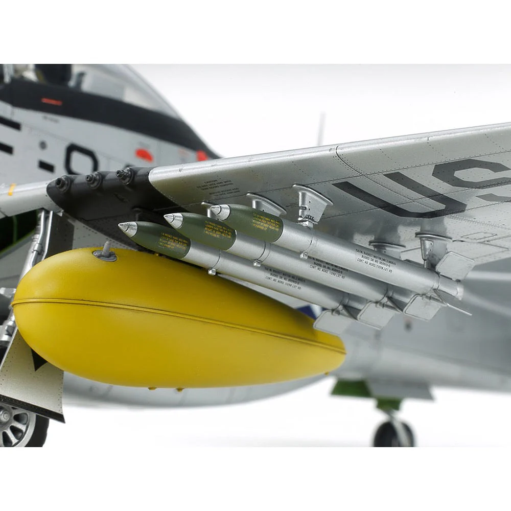 Tamiya 60328 1/32 F-51D Mustang North American Korean War - Image 5