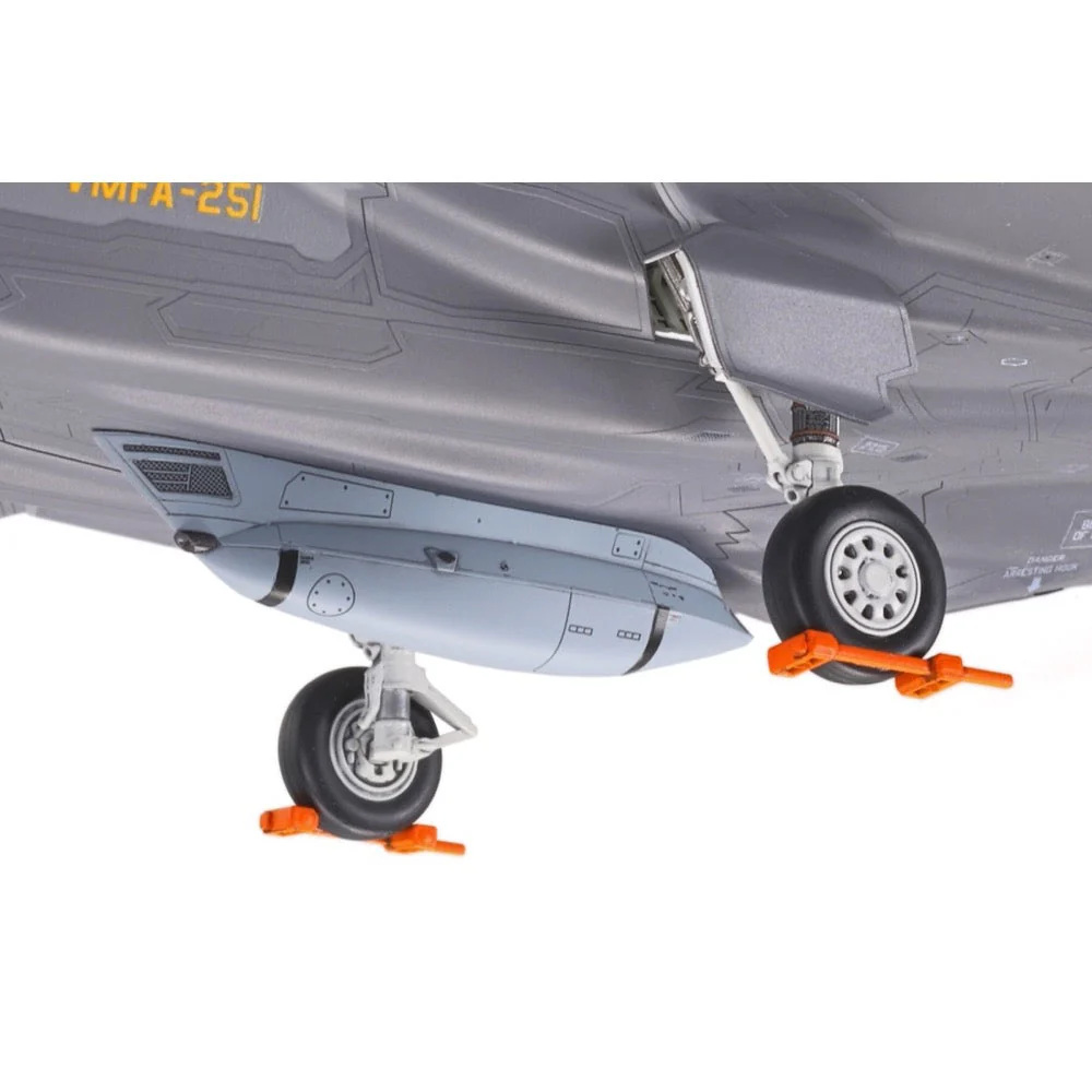 Tamiya 60794 1/72 Lockheed Martin F-35C Lightning II - Image 8