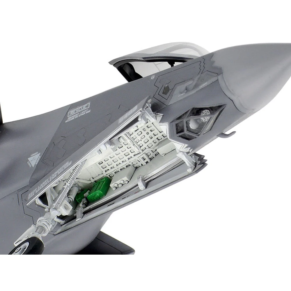 Tamiya 60792 1/72 Lockheed Martin F-35A Lightning II - Image 13