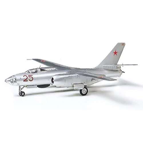 Tamiya 61601 1/100 Ilyushin IL-28 Beagle