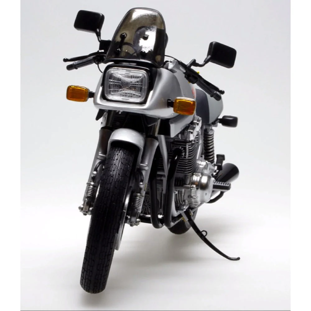 Tamiya 16025 1/6 Suzuki GSX1100S Katana - Image 3
