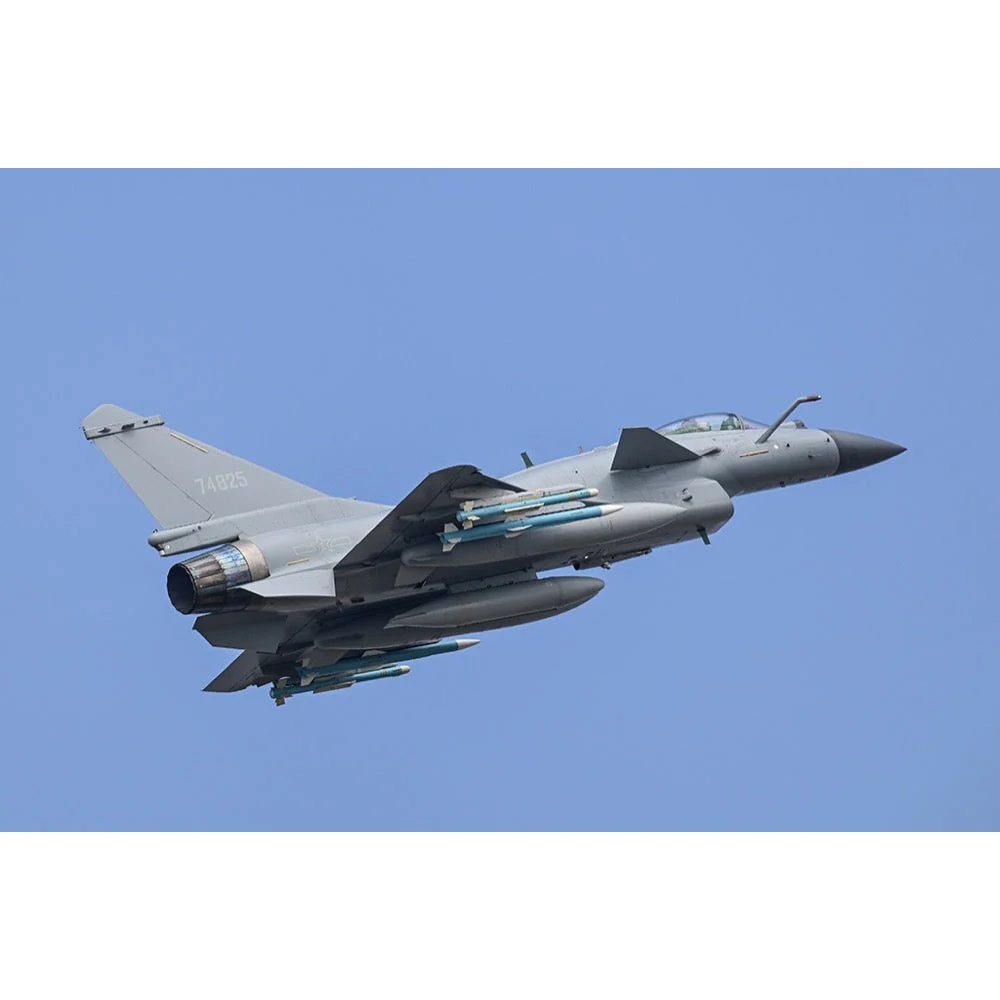 Trumpeter 01698 1/72 Chinese J-10C Fighter