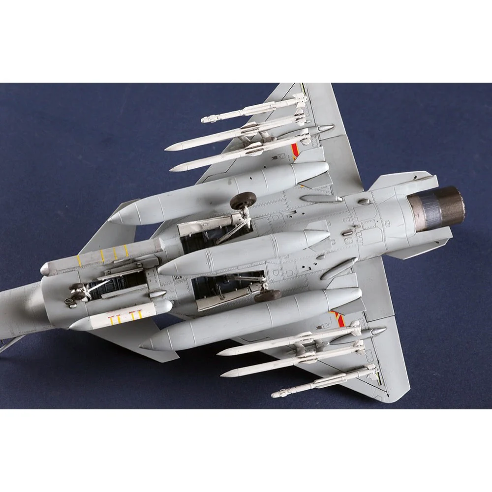 Trumpeter 01698 1/72 Chinese J-10C Fighter - Image 11