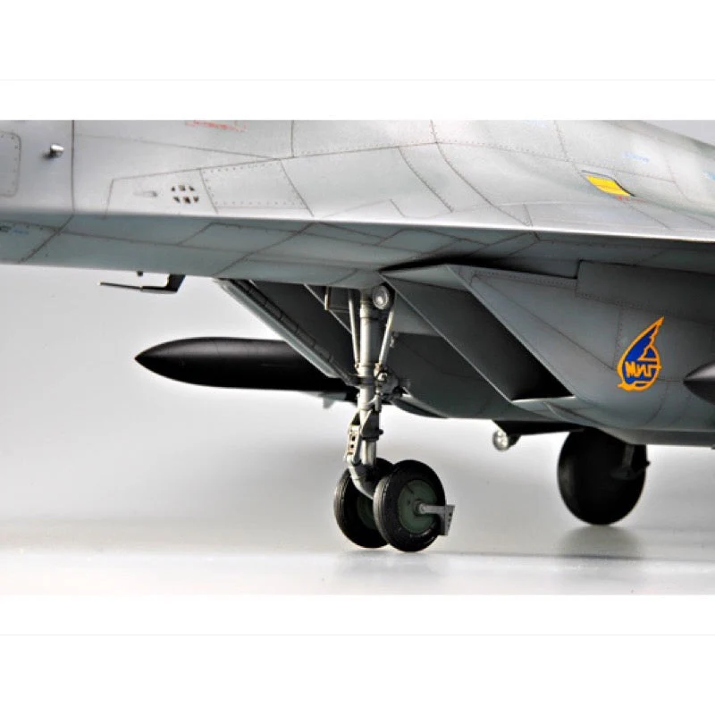 Trumpeter 02238 1/32 Russian MIG-29M Fulcrum Fighter - Image 6