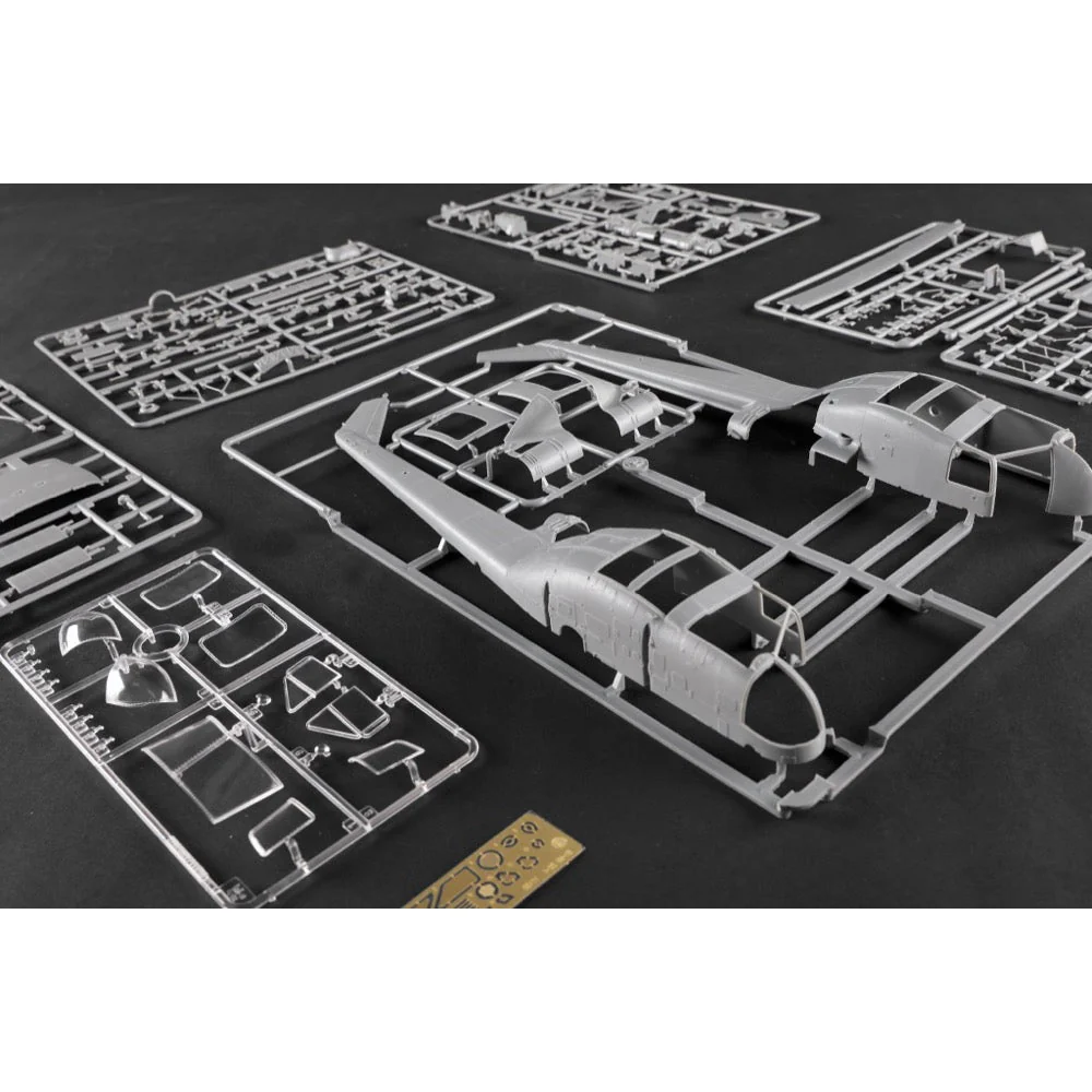 Trumpeter 05111 1/35 Bell UH-1B Huey - Image 13