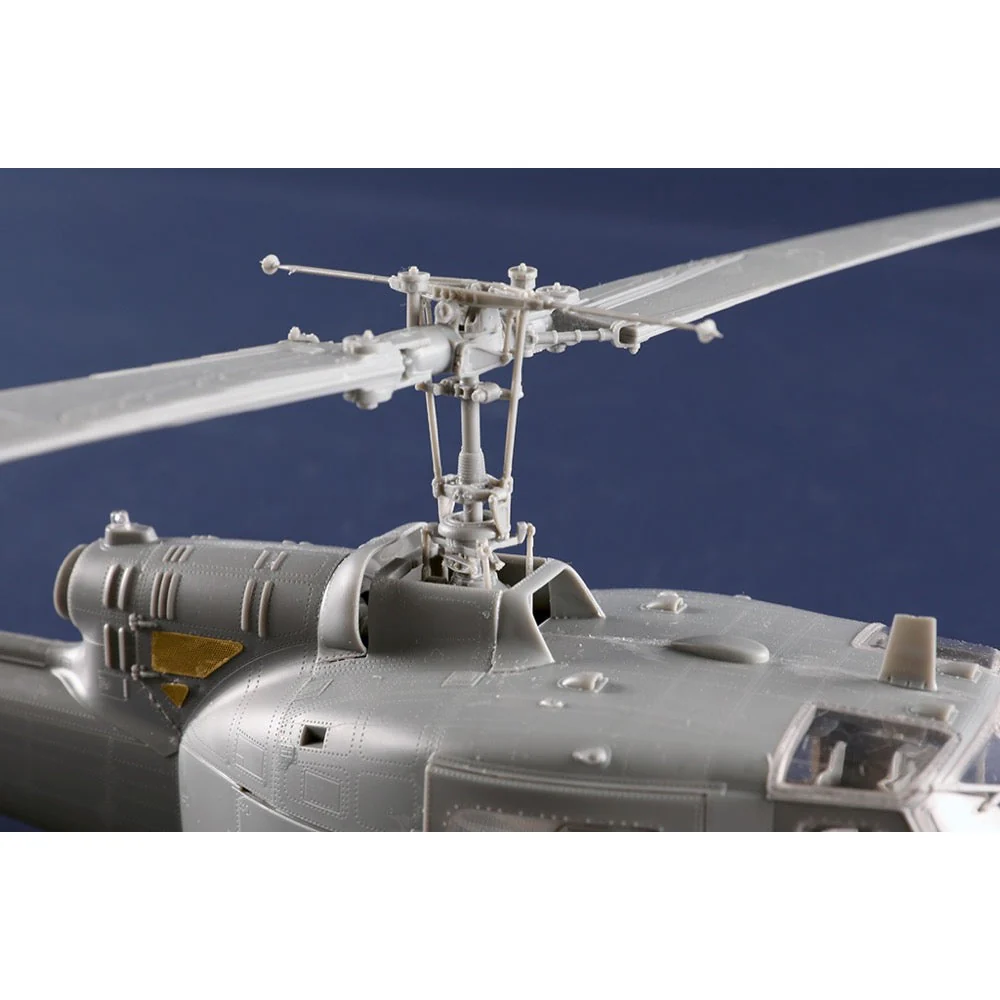Trumpeter 05111 1/35 Bell UH-1B Huey - Image 6