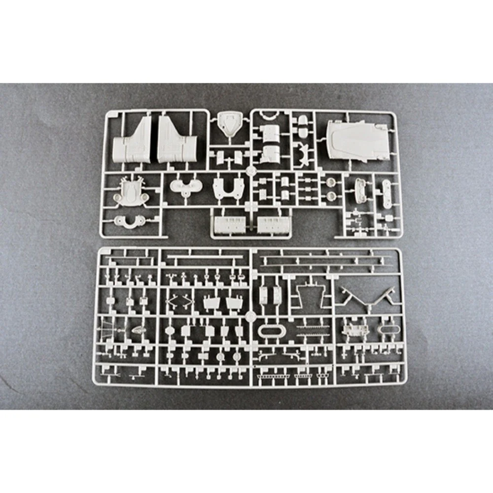Trumpeter 05358 1/350 German Bismarck Battleship - Image 11