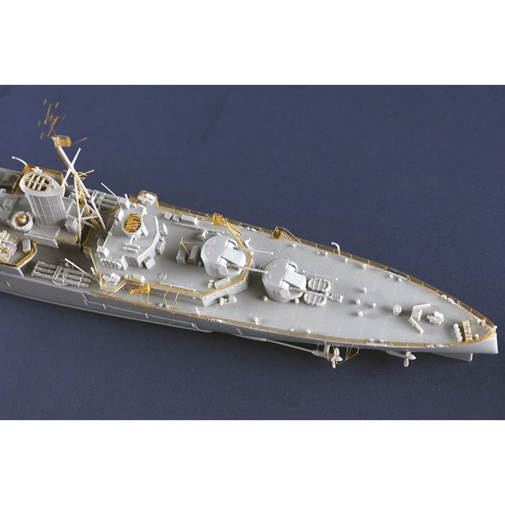 Trumpeter 05367 1/350 HMS Argonaut Dido-class Light Cruiser - Image 5
