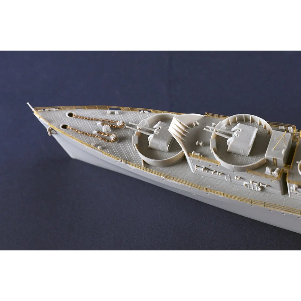 Trumpeter 05368 1/350 HMS Scylla Dido-class Light Cruiser - Image 10
