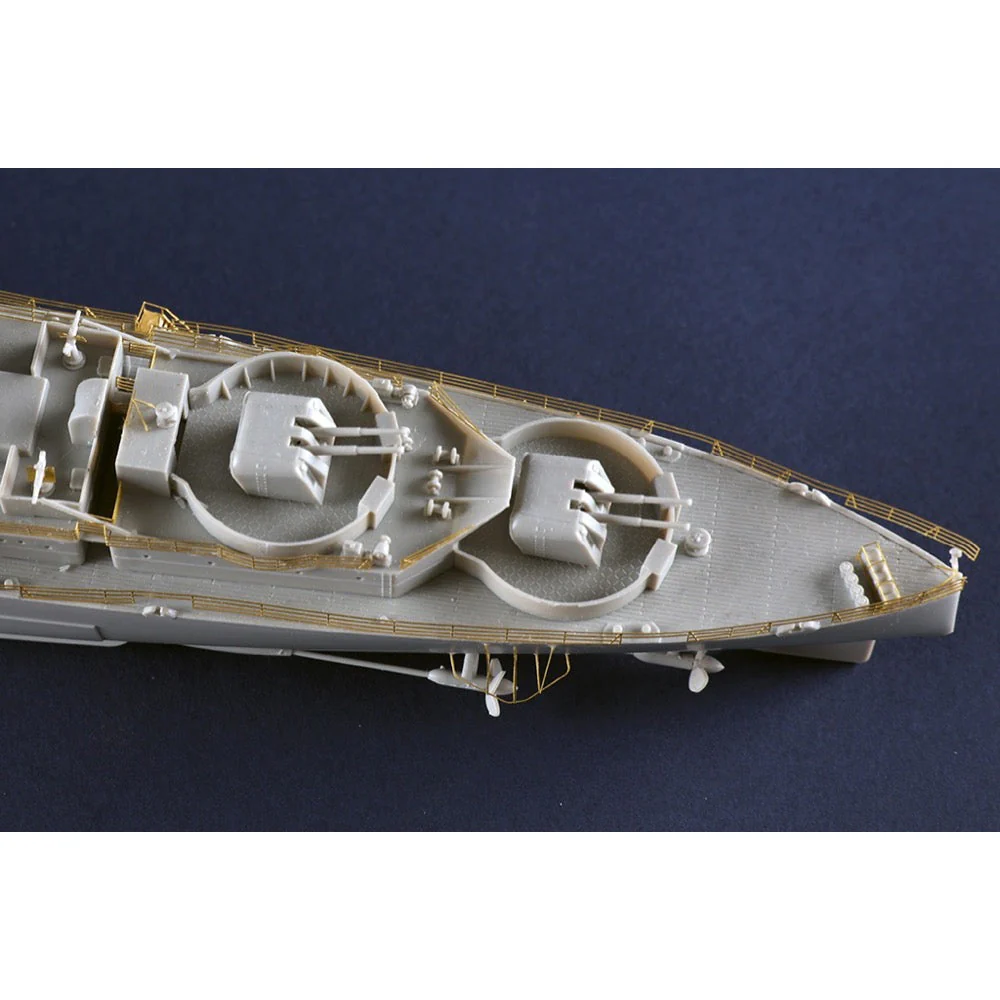 Trumpeter 05368 1/350 HMS Scylla Dido-class Light Cruiser - Image 8