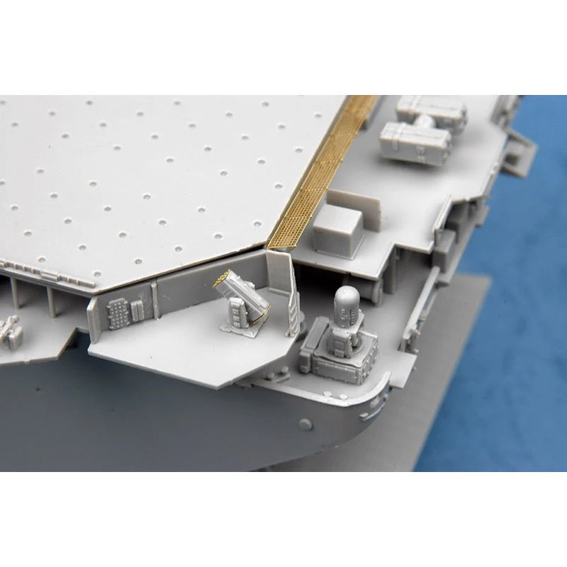 Trumpeter 05611 1/350 USS Wasp LHD-1 - Image 12