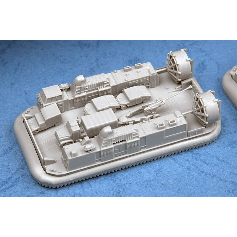 Trumpeter 05611 1/350 USS Wasp LHD-1 - Image 3