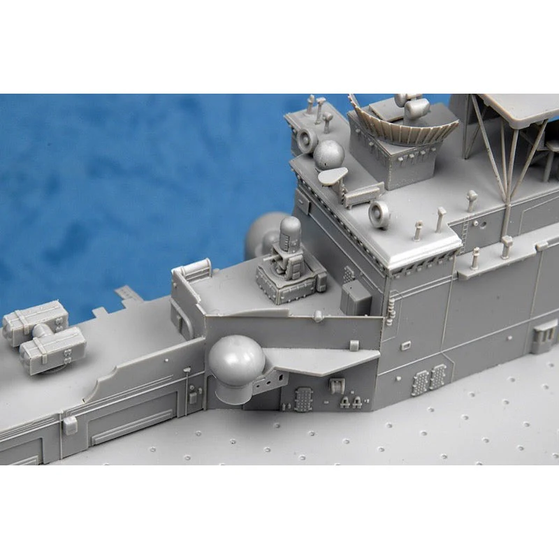 Trumpeter 05611 1/350 USS Wasp LHD-1 - Image 9