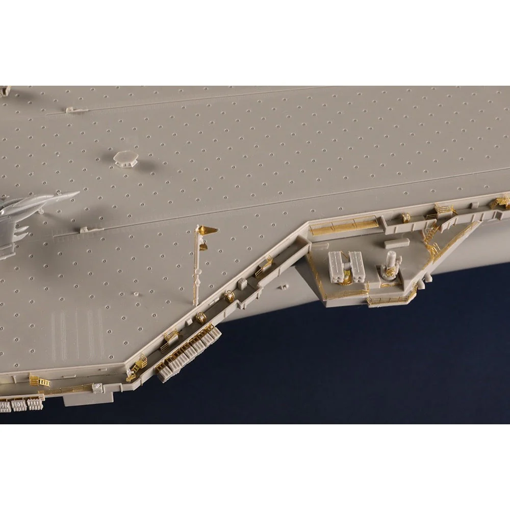 Trumpeter 05638 1/350 USS Gerald R.Ford CVN-78 - Image 7