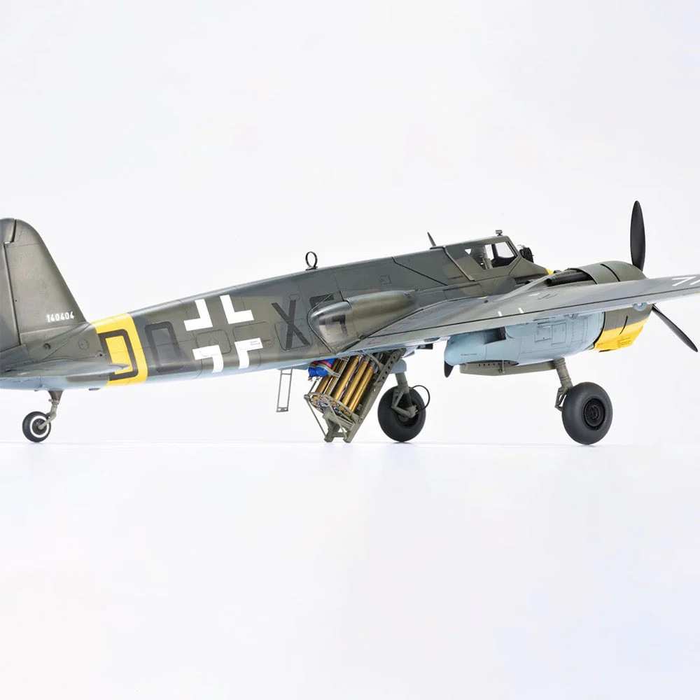 Zoukei Mura SWS19 1/32 Hs 129 B-3 with 75mm Gun Plastic Model Kit - Image 3